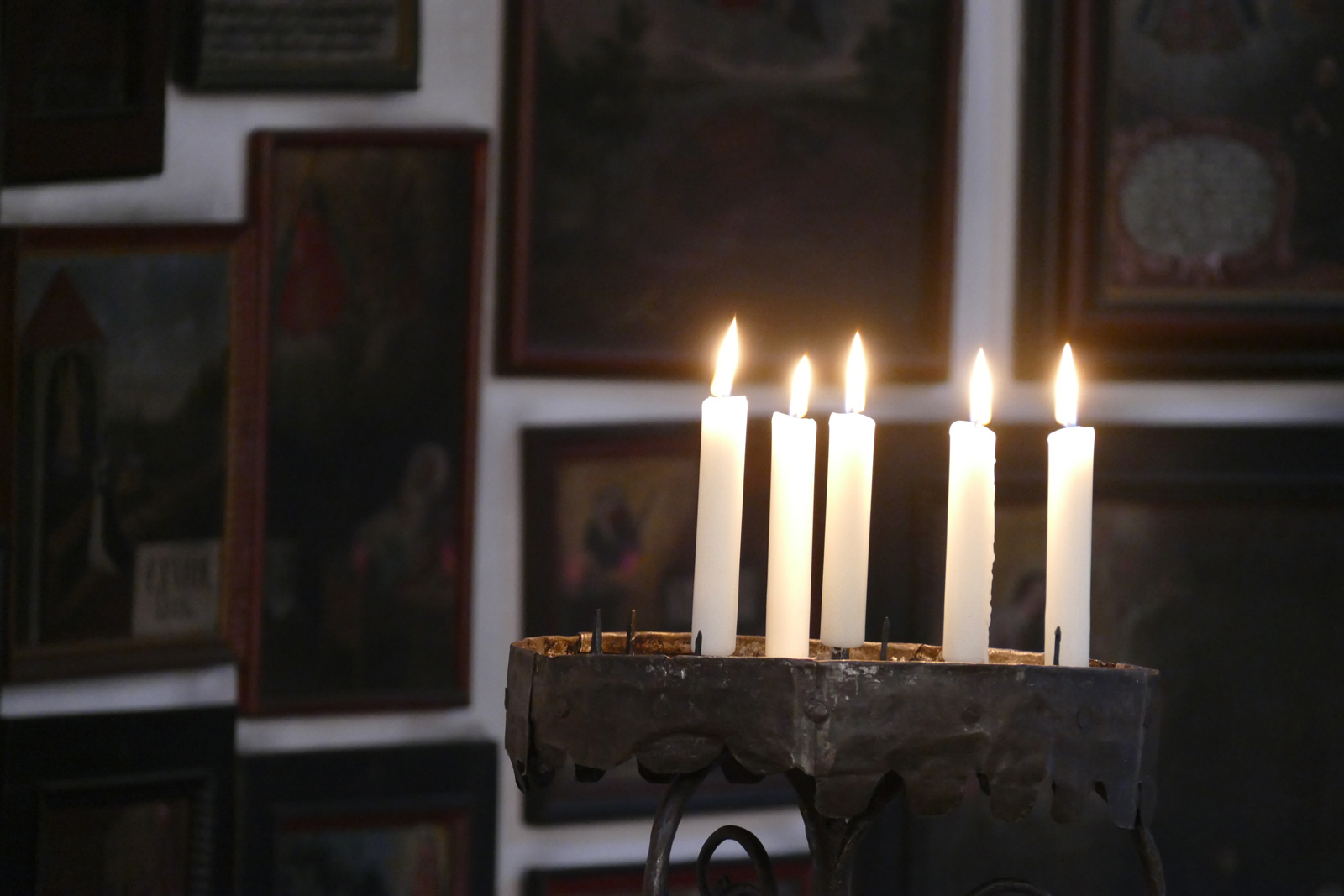 Kerzen in der Wallfahrtskirche Maria Gern
